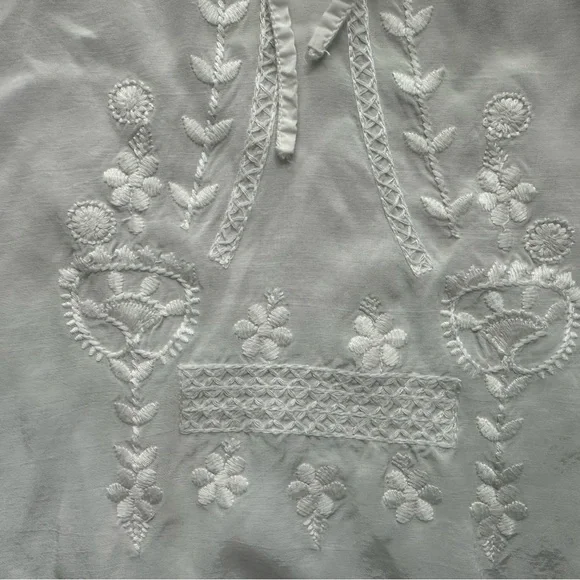 Lady Dutch/ woman’s L/ Embroidered Top/ 100% viscose/ Sale🌞 3 for $15 - Picture 4 of 7